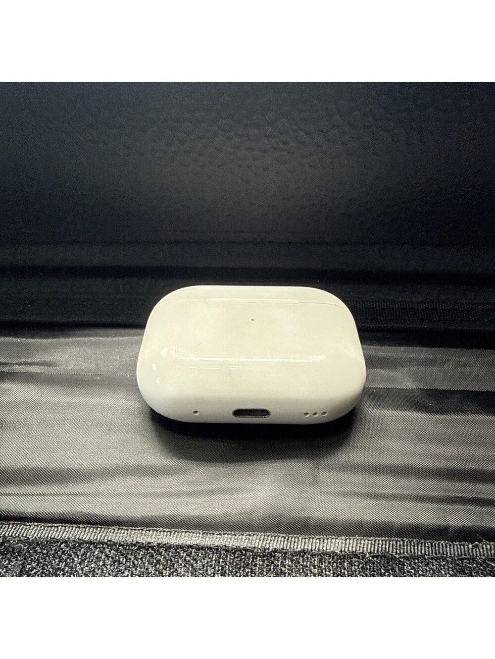 Apple AirPods Pro 2 USB-C A2968 Charging Case + Right AirPod Only